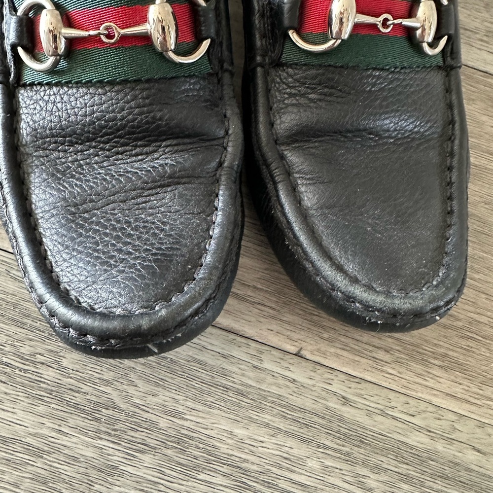 Gucci Black Leather Loafers with Signature Stripes - Picture 5 of 6